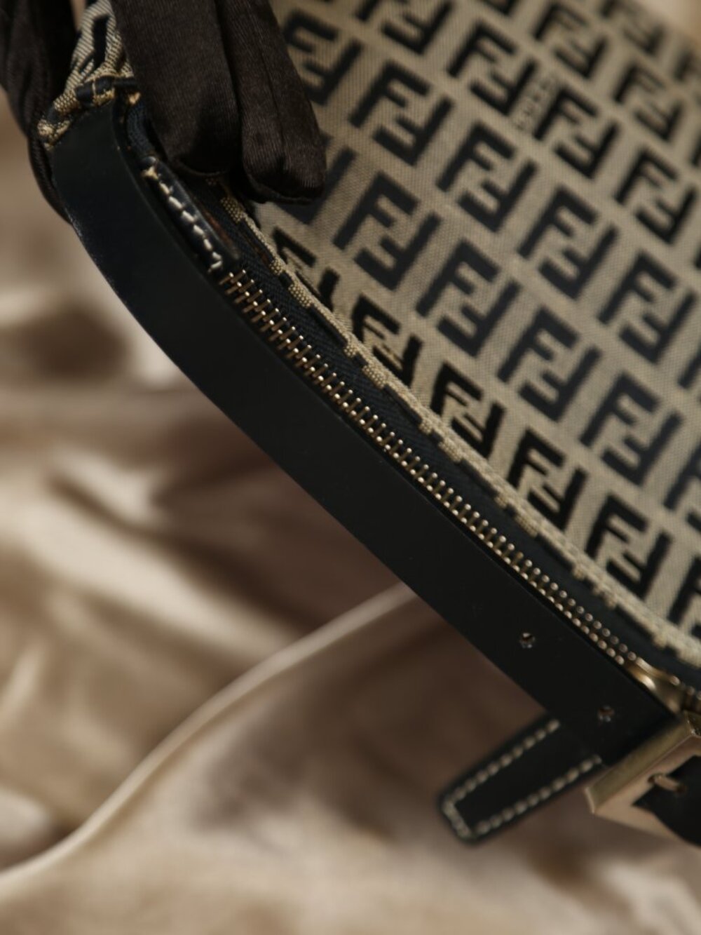 Rare FENDI Zucchino Pochette - Picture 7 of 13